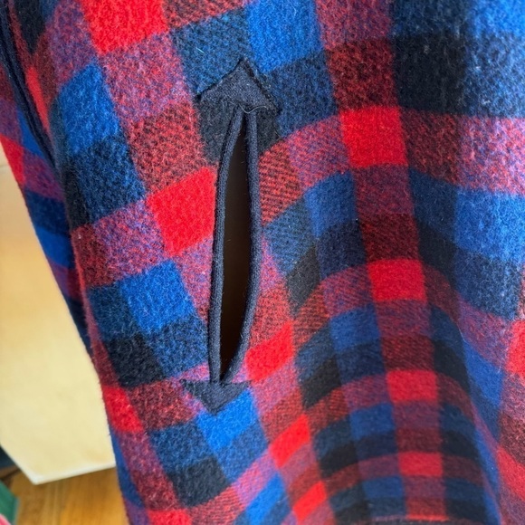 Vintage Mid Century Reversible Wool Plaid Ideal Cape - Picture 5 of 16